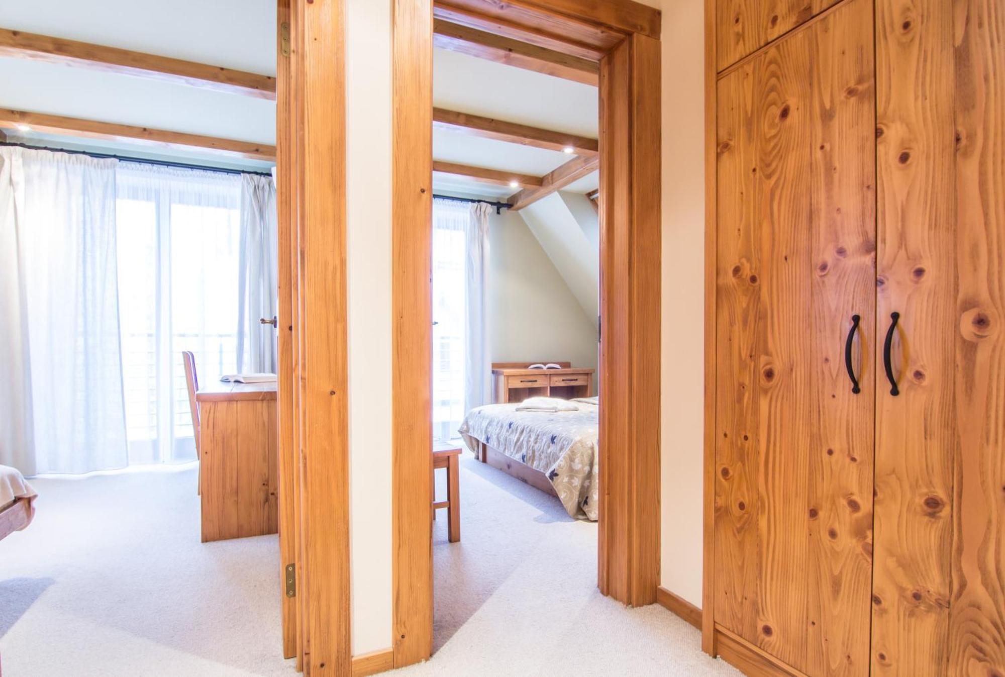 Apartamenty Chata Pod Reglami Zakopane Bilik gambar