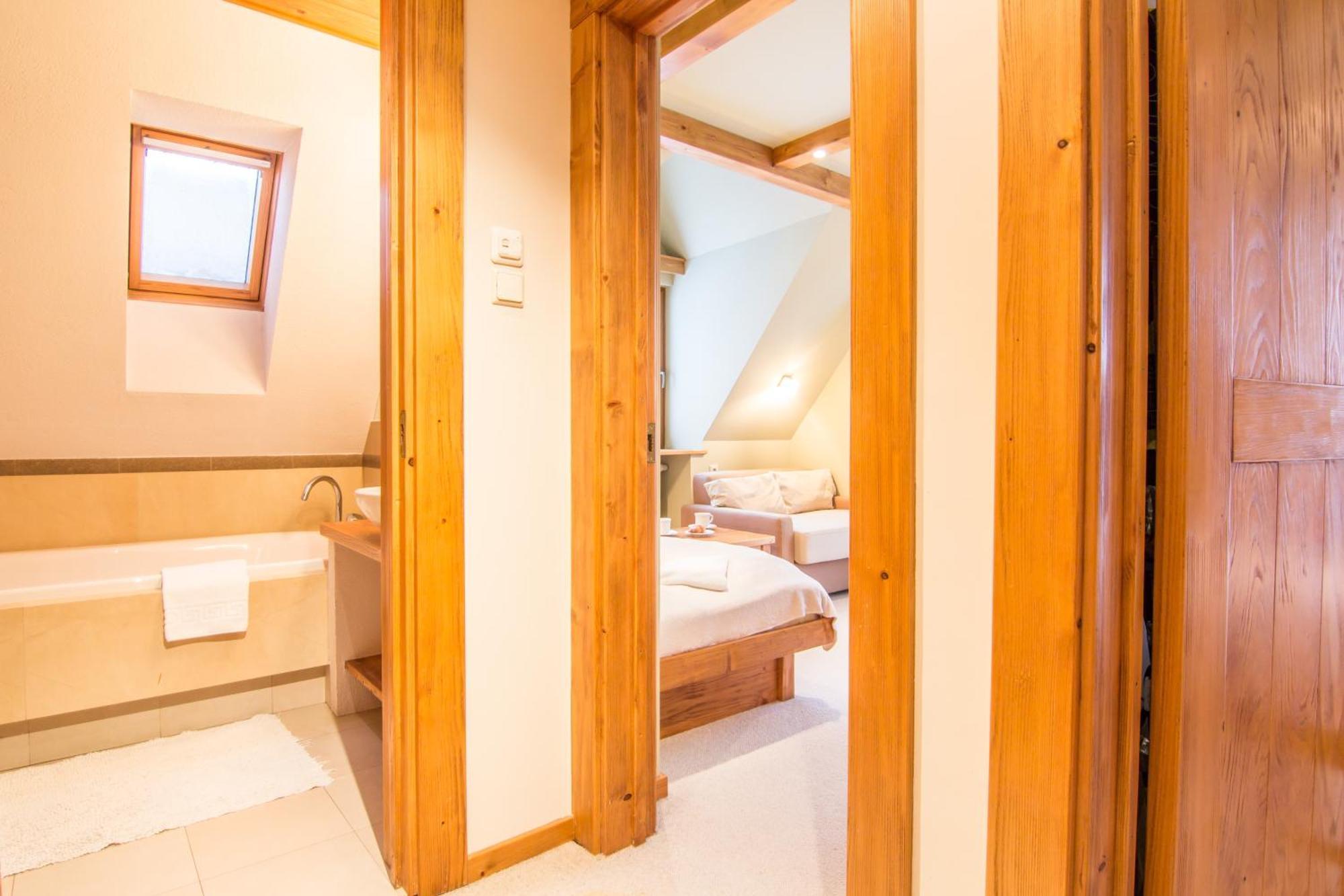 Apartamenty Chata Pod Reglami Zakopane Bilik gambar
